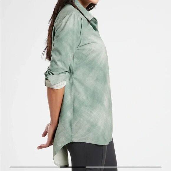 Athleta Urbanite Printed Top  Size Large- NWOT -print: Denali Minimalistic Grey - Picture 2 of 13